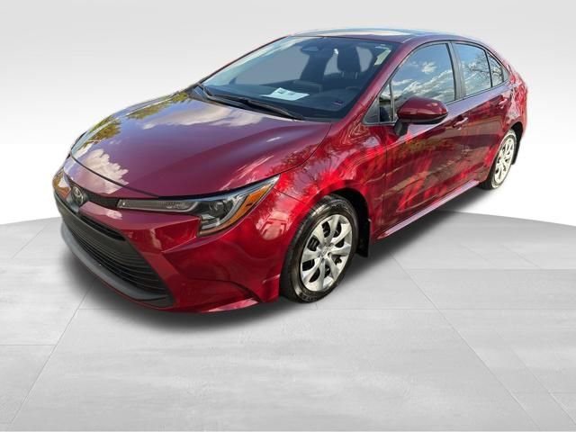 Used 2025 Toyota Corolla LE image 2