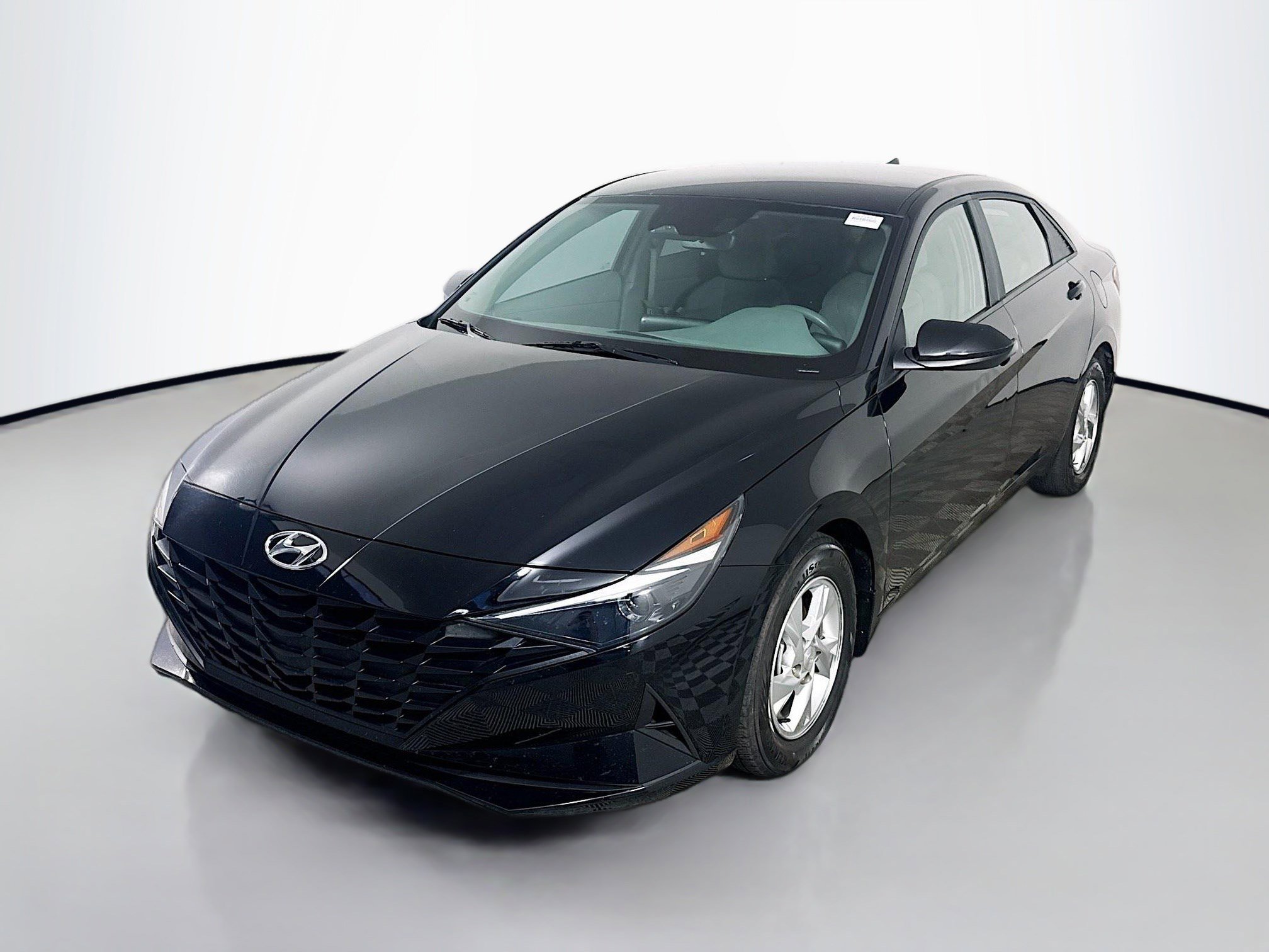 Used 2023 Hyundai Elantra SE image 4