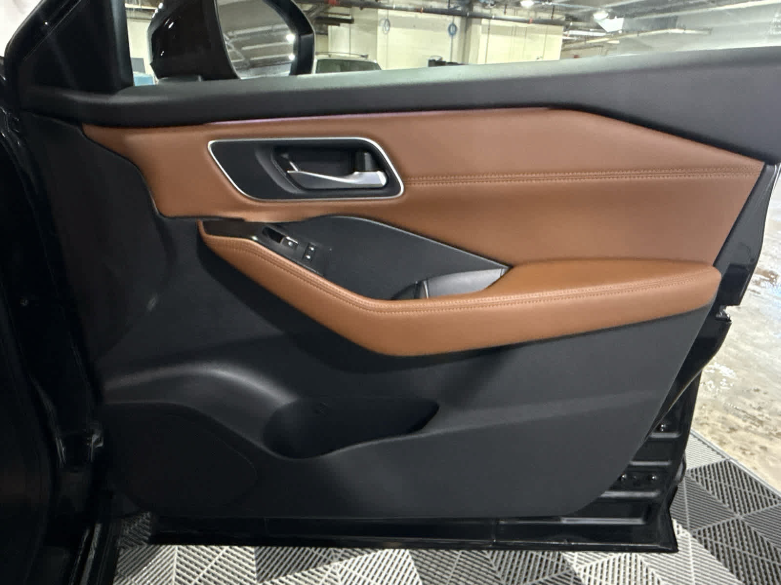 Certified 2024 Nissan Rogue Platinum AWD/4WD image 27