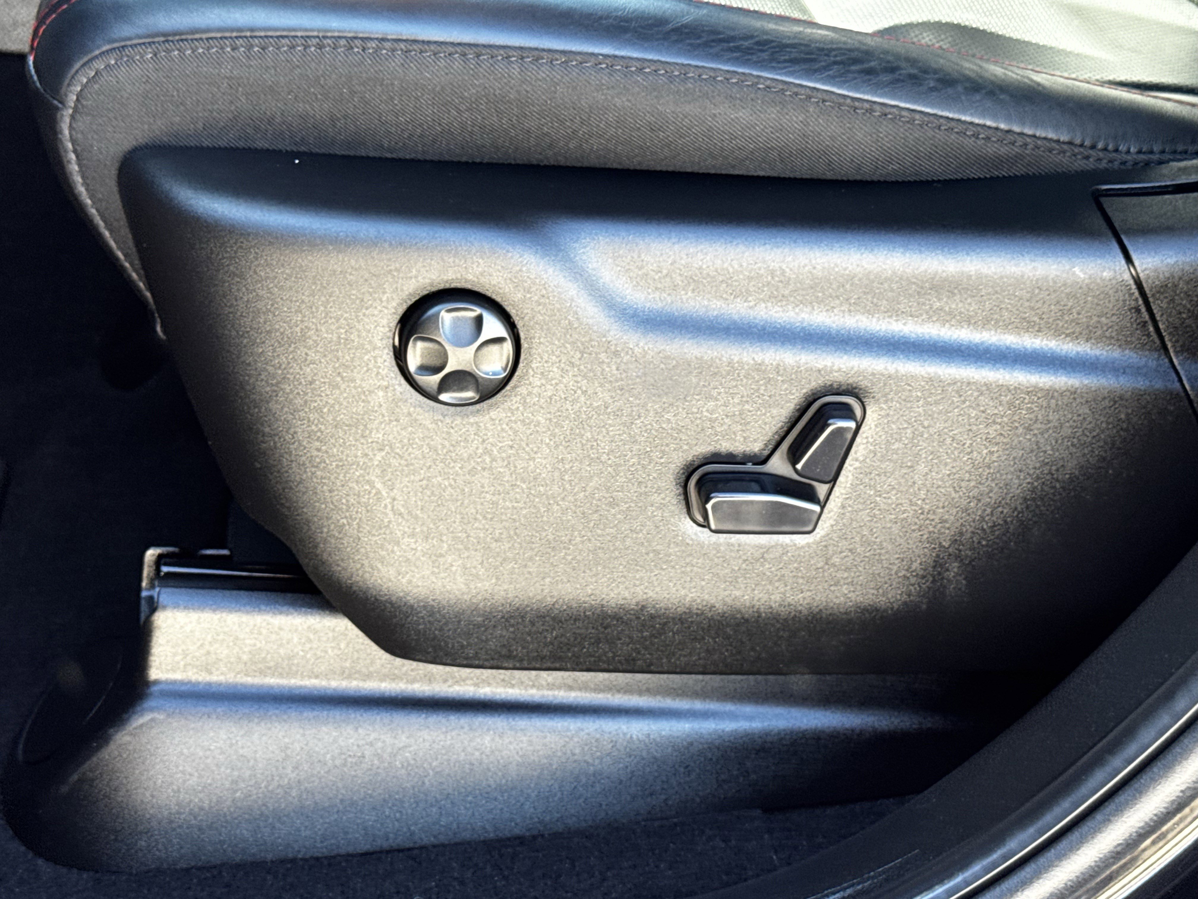 Used 2025 Dodge Durango GT image 38