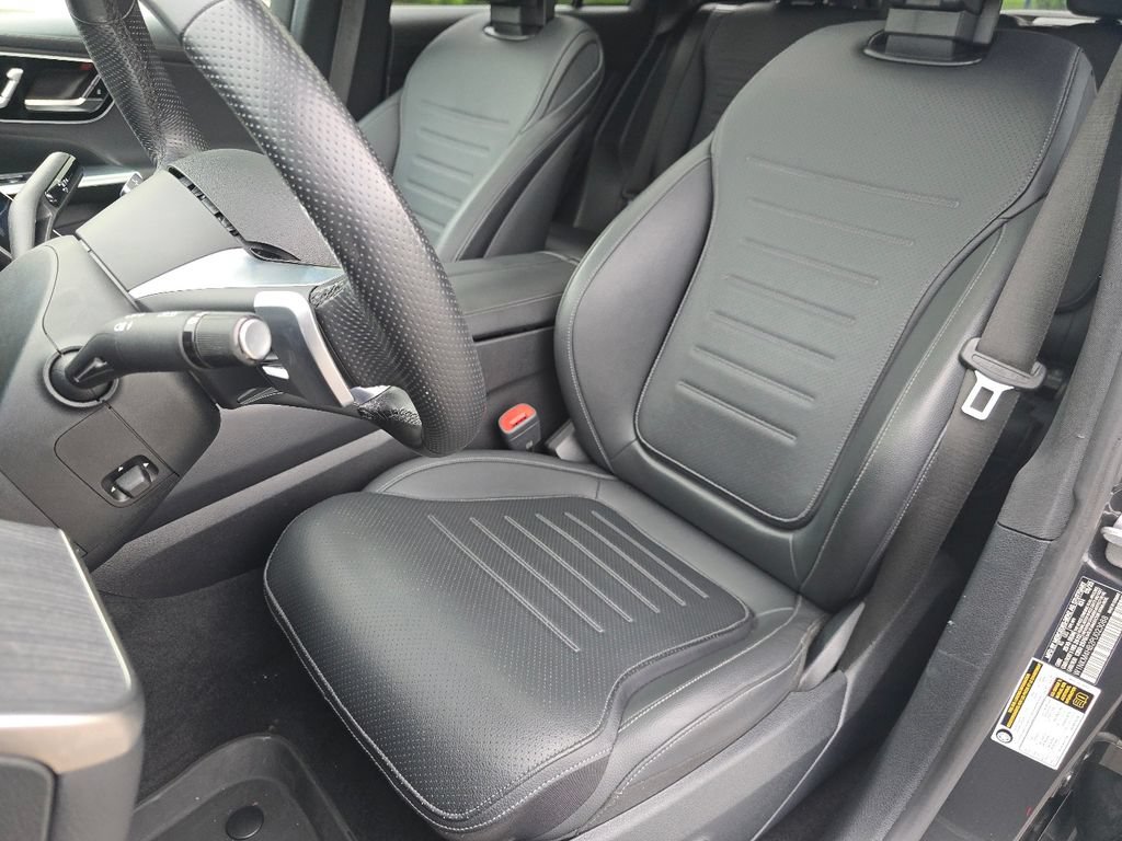 Used 2023 Mercedes-Benz GLC 300 4MATIC image 24