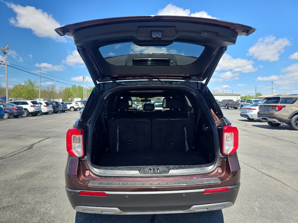 Used 2020 Ford Explorer XLT w/ Equipment Group 202A AWD/4WD image 10