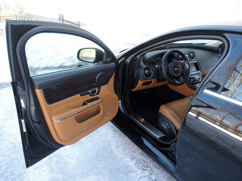 Used 2015 Jaguar XJ L Portfolio AWD/4WD image 16