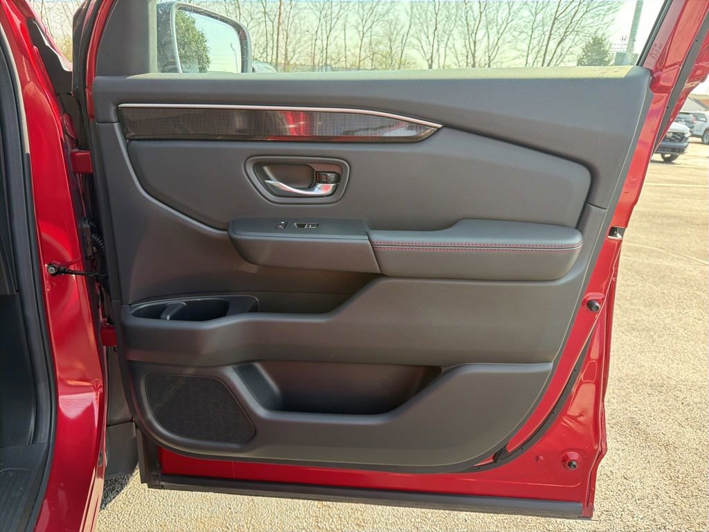 Certified 2025 Honda Pilot Black Edition image 26