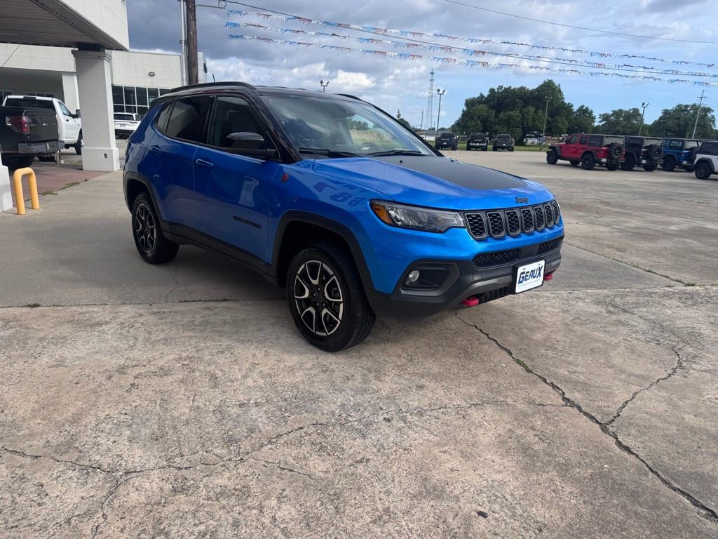 Used 2025 Jeep Compass Trailhawk image 8