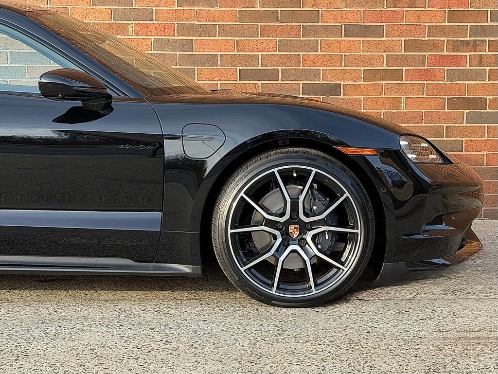 New 2026 Porsche Taycan image 11