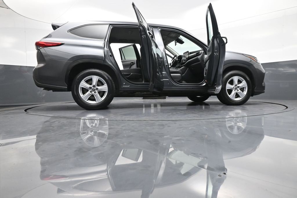 Certified 2023 Toyota Highlander L image 49