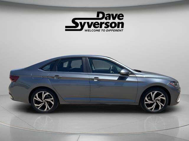 New 2026 Volkswagen Jetta SEL FWD image 4