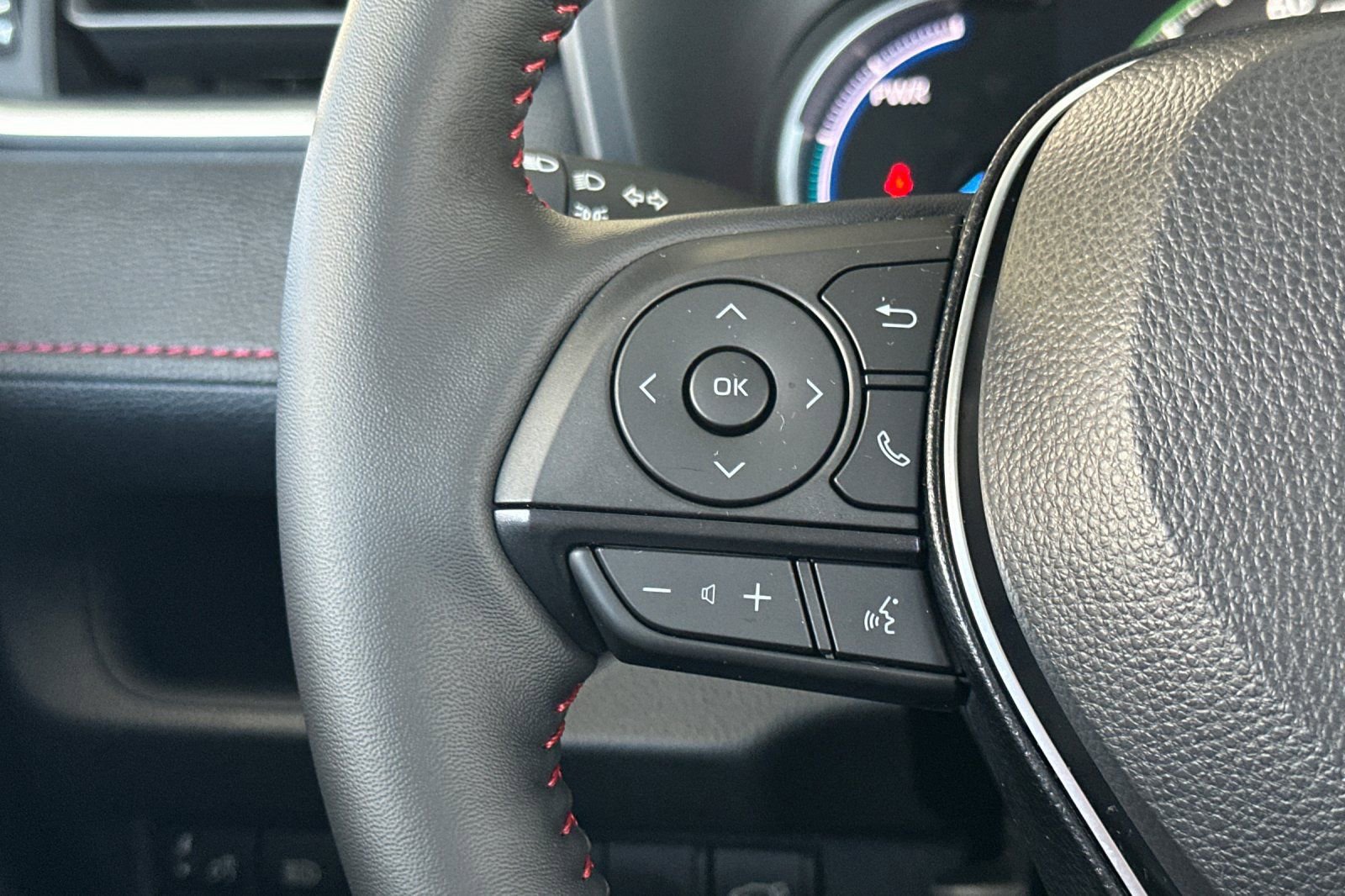 Certified 2025 Toyota RAV4 SE w/ Weather & Moonroof Package image 28