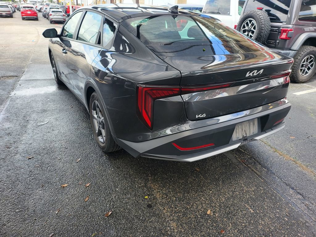 Used 2025 Kia K4 FWD image 3