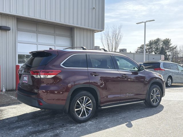 Used 2017 Toyota Highlander XLE image 5