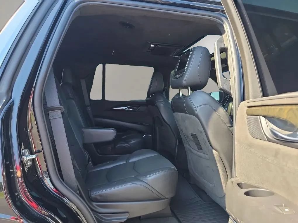 Used 2019 Cadillac Escalade Platinum AWD/4WD image 46
