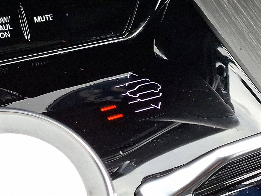 Used 2023 Jeep Wagoneer Series III w/ Preferred Equipment Group image 26