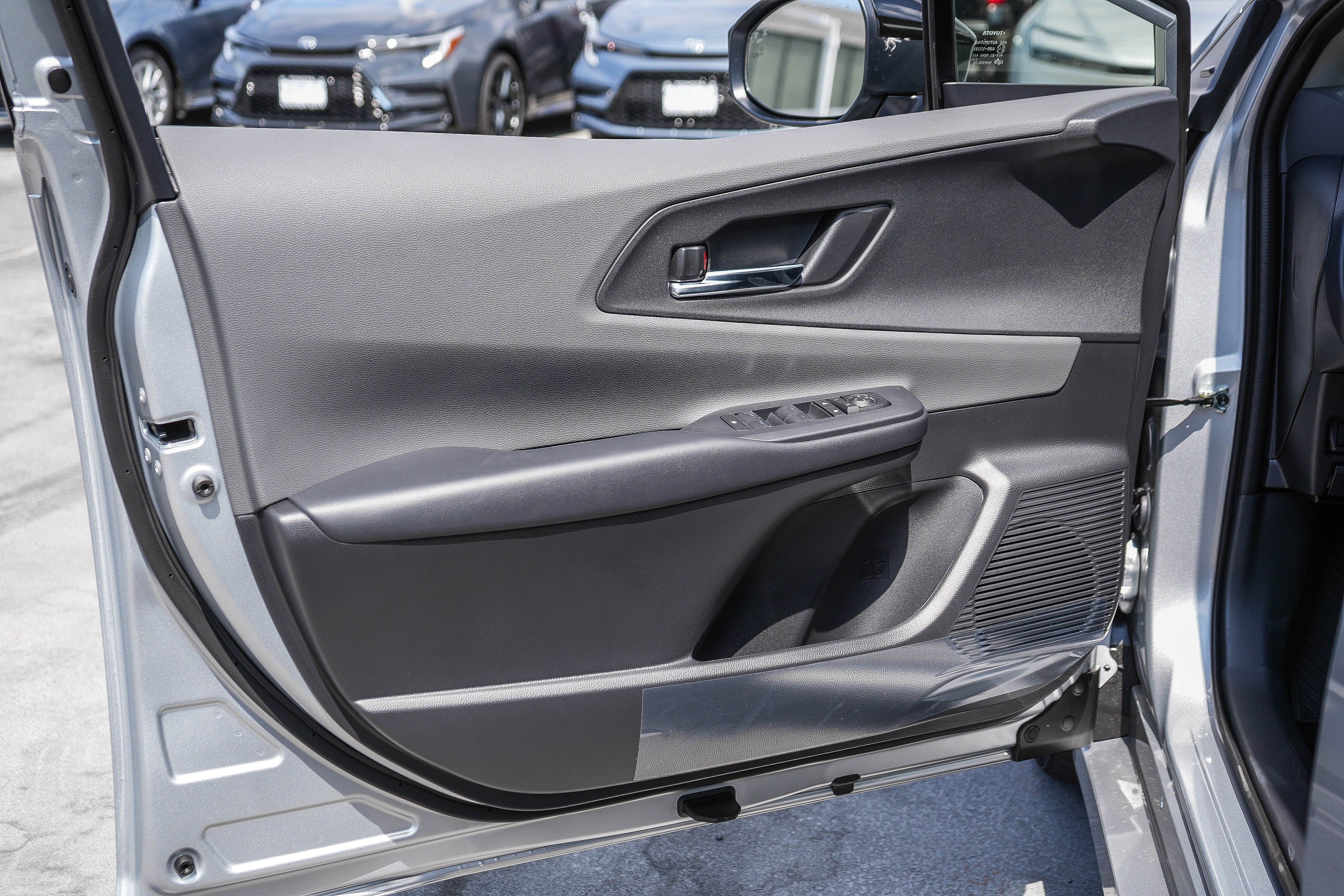 New 2027 Toyota Prius XLE FWD image 25