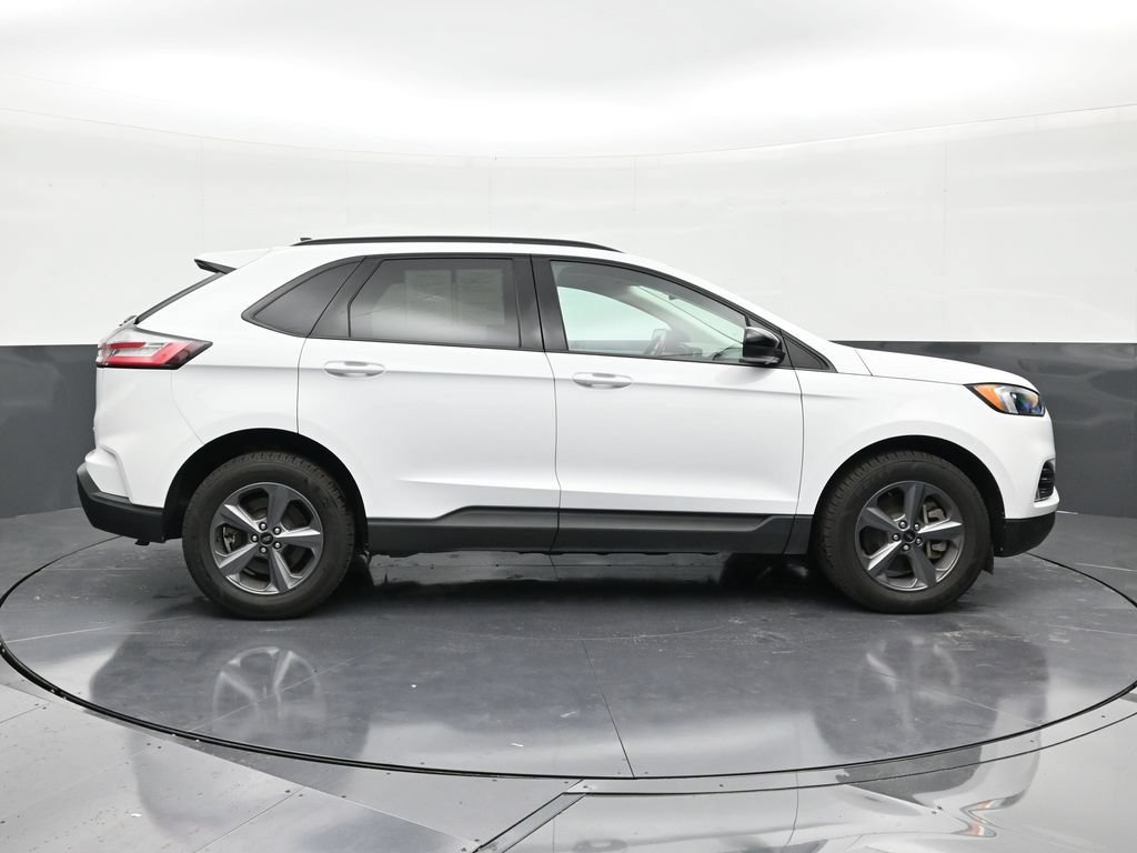 Used 2024 Ford Edge SEL w/ Sport Appearance Package AWD/4WD image 4