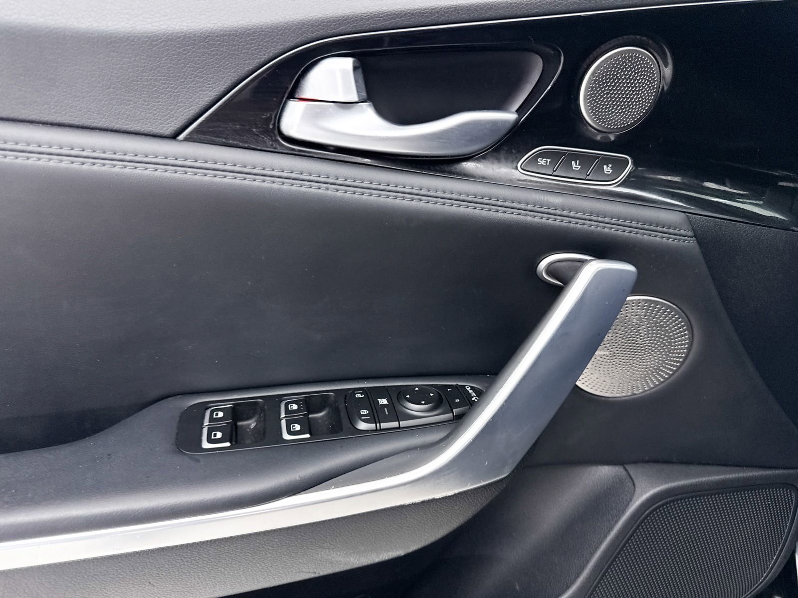 Used 2018 Kia Stinger Premium image 31