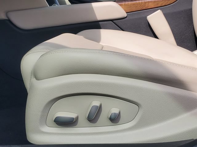 Used 2018 Cadillac XTS Luxury w/ Driver Awareness Package FWD image 11