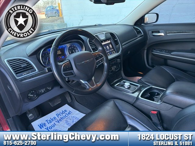 Used 2019 Chrysler 300 Limited w/ Safetytec Plus Group image 10