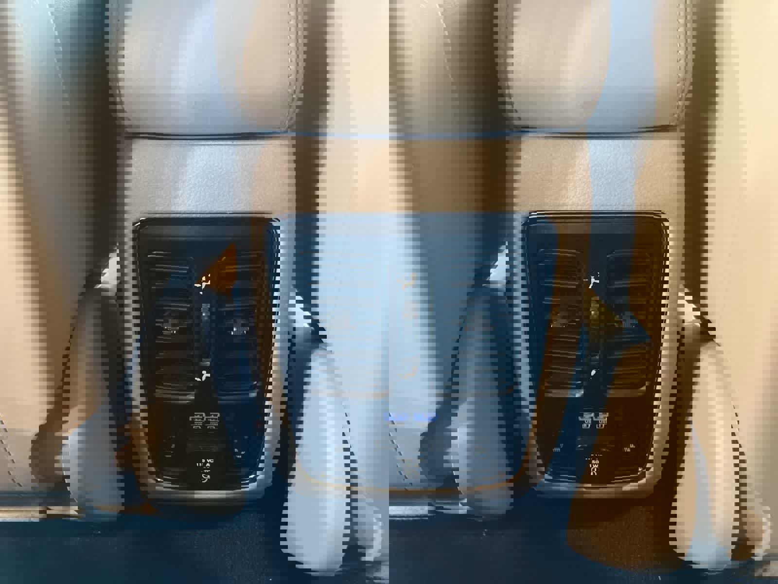 Used 2017 Jeep Grand Cherokee Limited AWD/4WD image 26