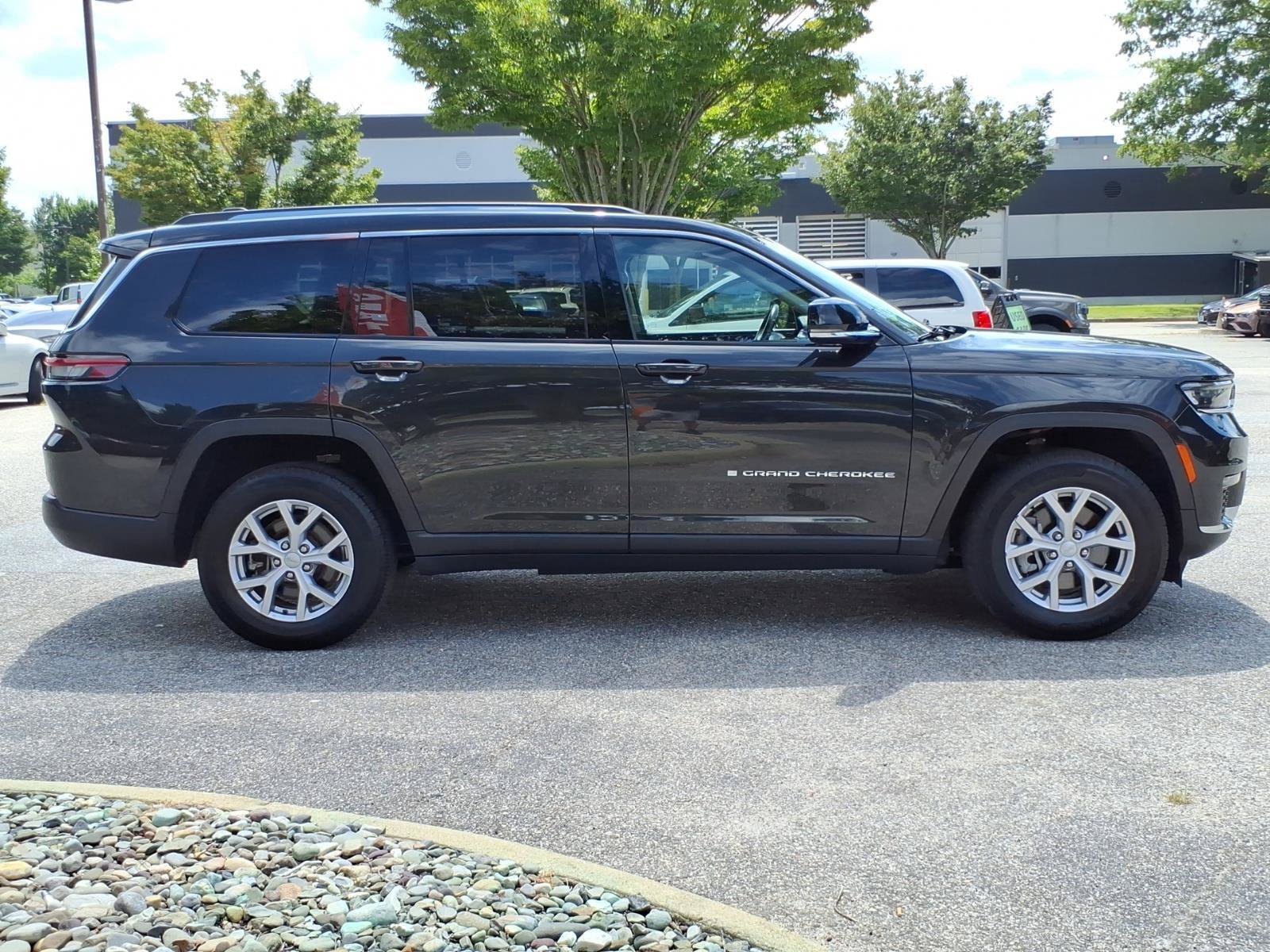 Used 2021 Jeep Grand Cherokee L Limited AWD/4WD image 7