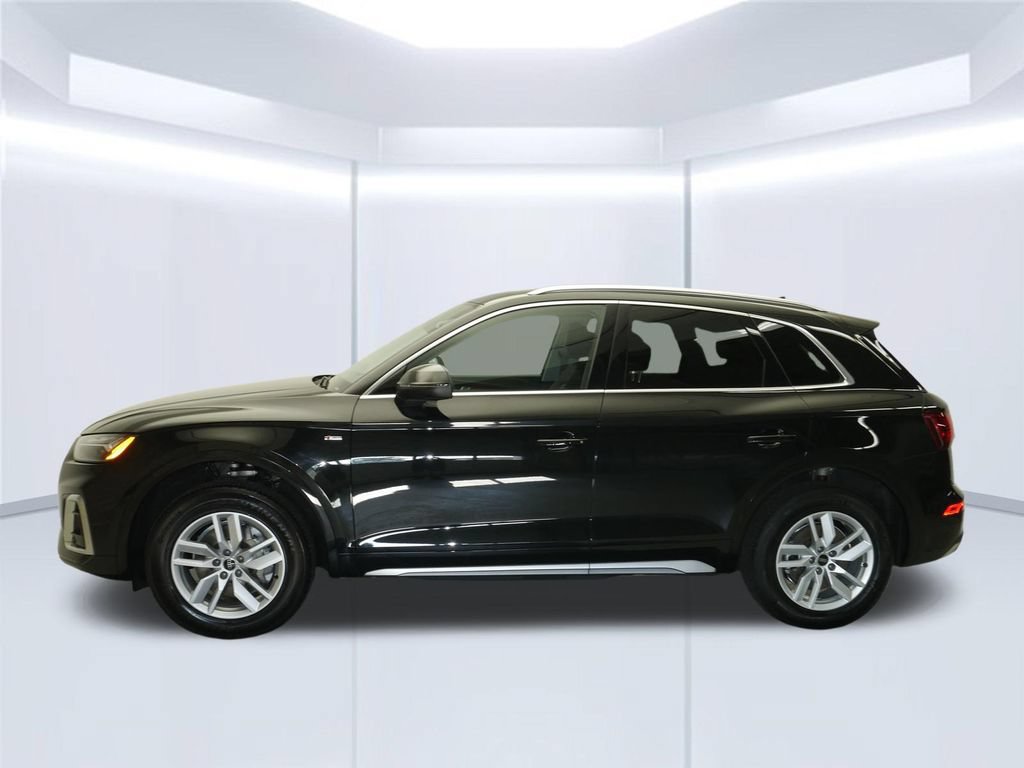 Certified 2023 Audi Q5 2.0T Premium w/ Convenience Package AWD/4WD image 2
