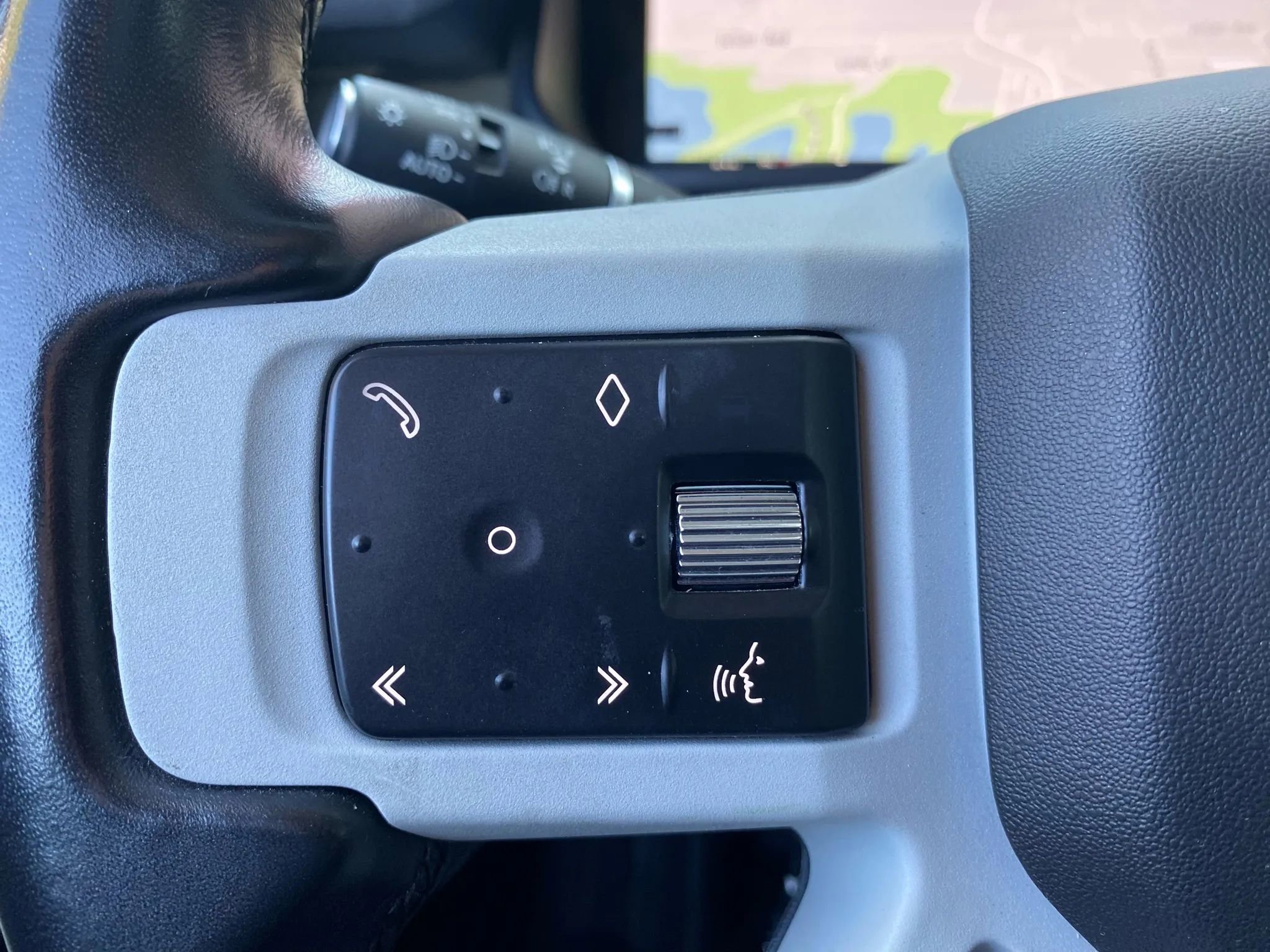 Used 2023 Land Rover Defender 110 S image 23