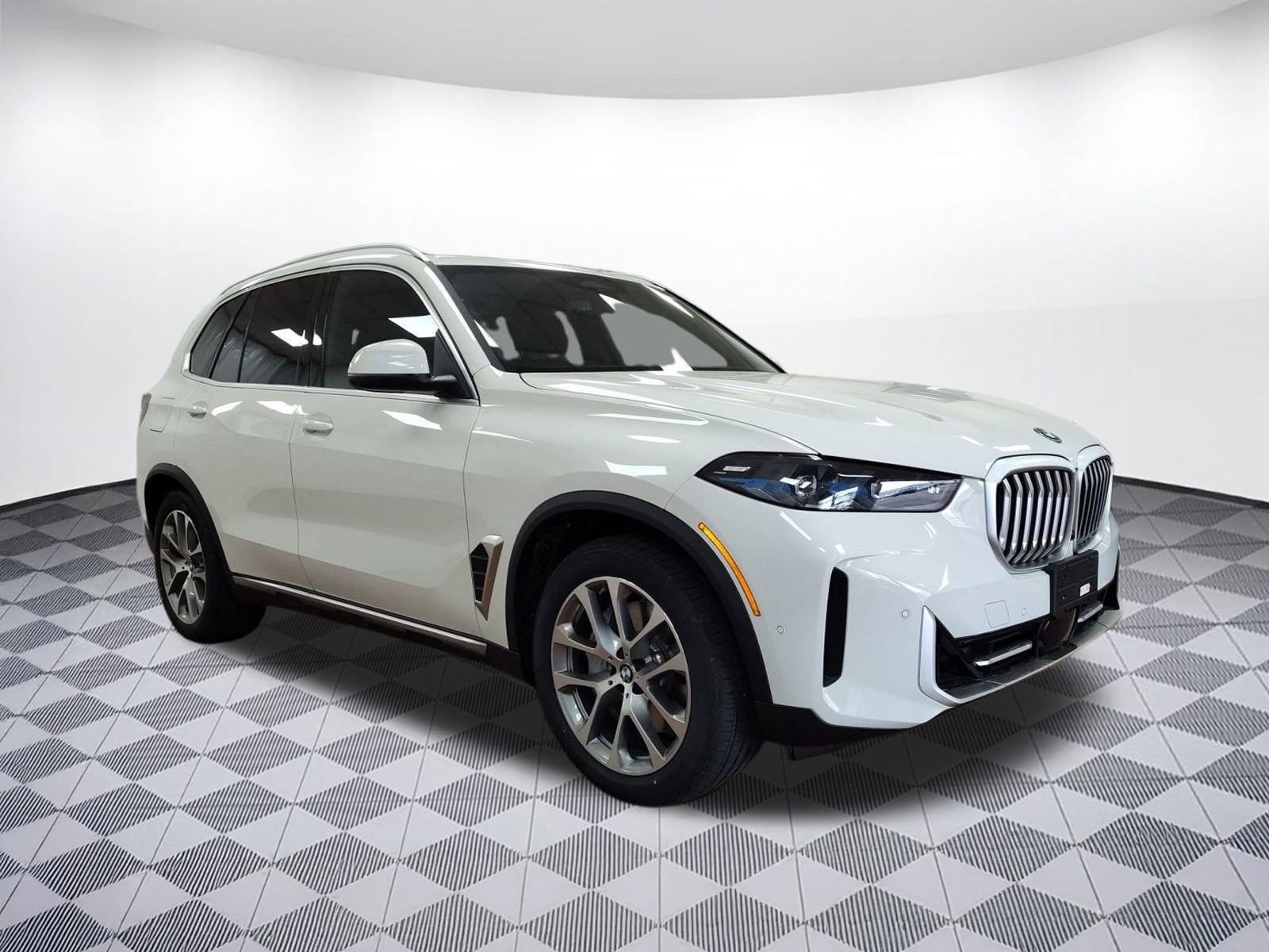New 2026 BMW X5 xDrive50e w/ Climate Comfort Package image 6