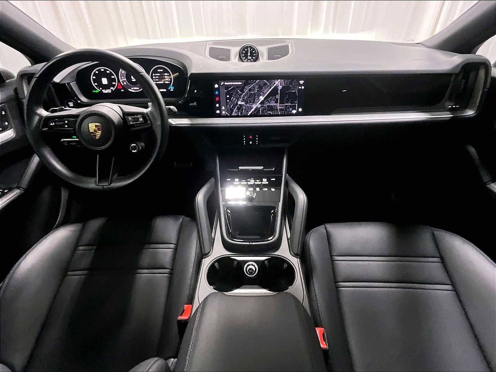 Used 2024 Porsche Cayenne S image 17