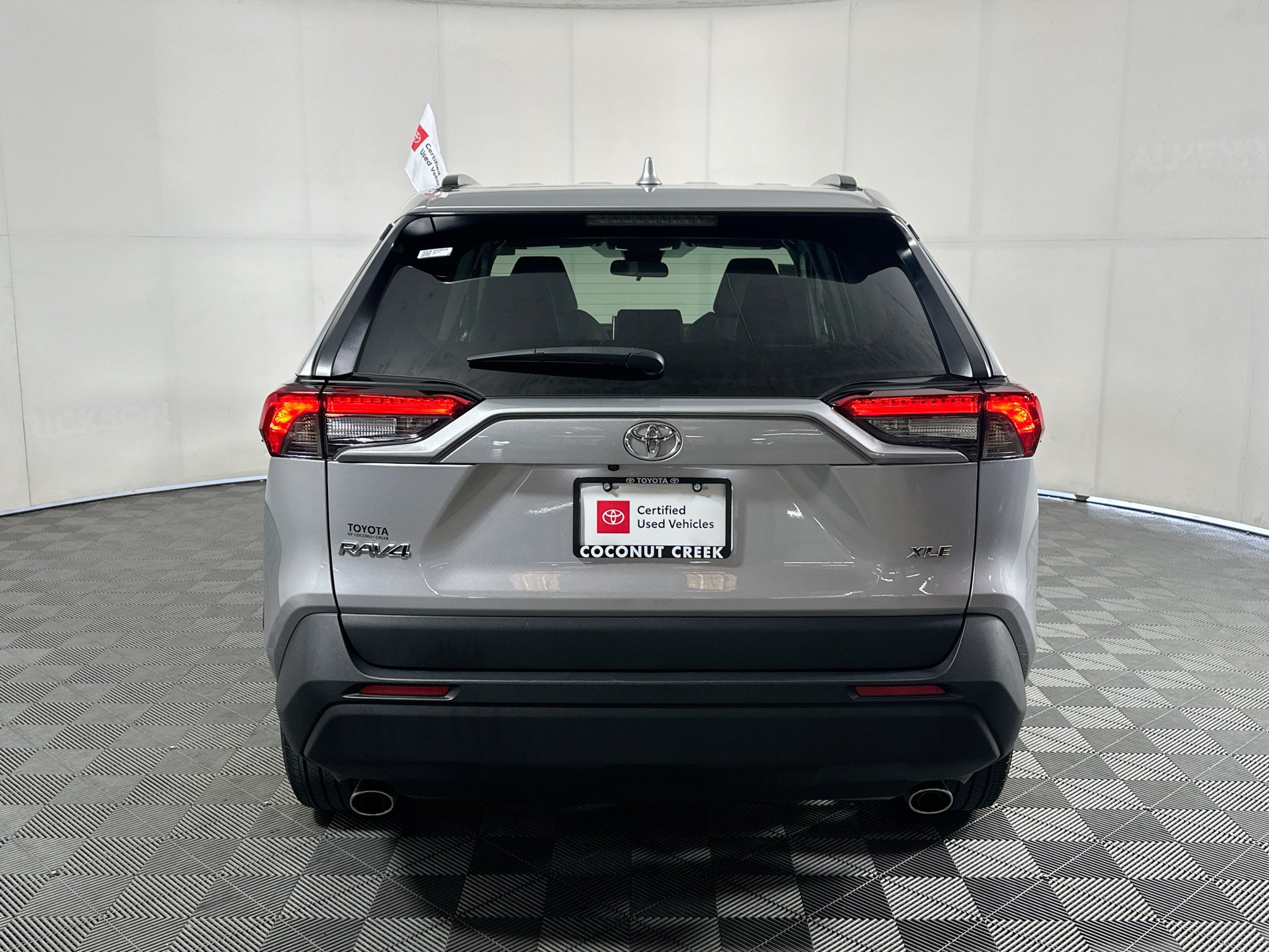 Certified 2023 Toyota RAV4 XLE Premium FWD image 4