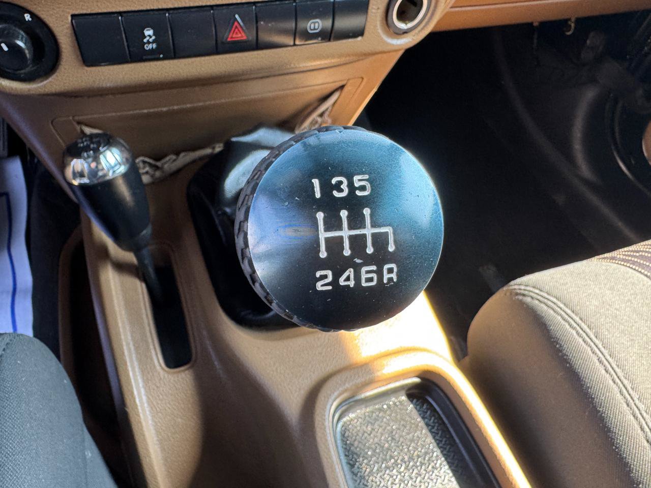 Used 2012 Jeep Wrangler Unlimited Sahara AWD/4WD image 40