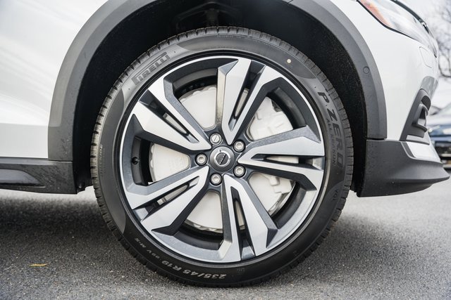 New 2026 Volvo V60 B5 Cross Country Plus w/ Protection Package Premier image 19