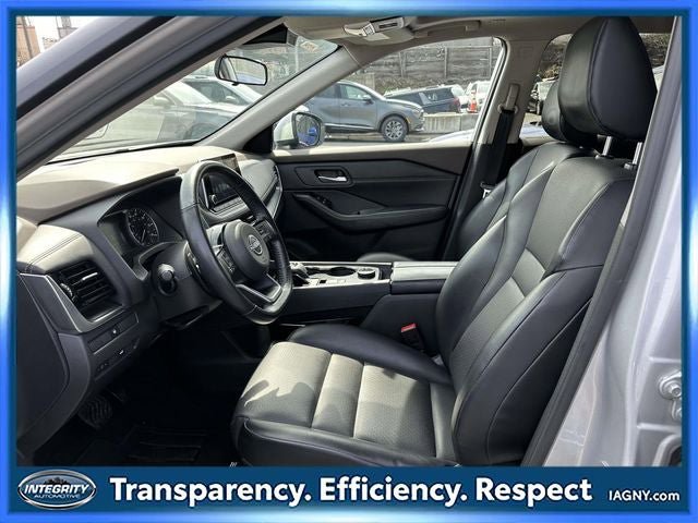 Certified 2022 Nissan Rogue SV w/ SV Premium Package image 14