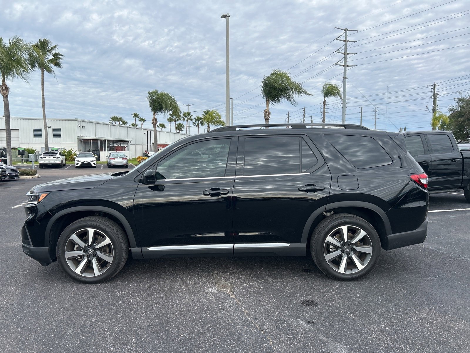 Certified 2025 Honda Pilot Elite image 4