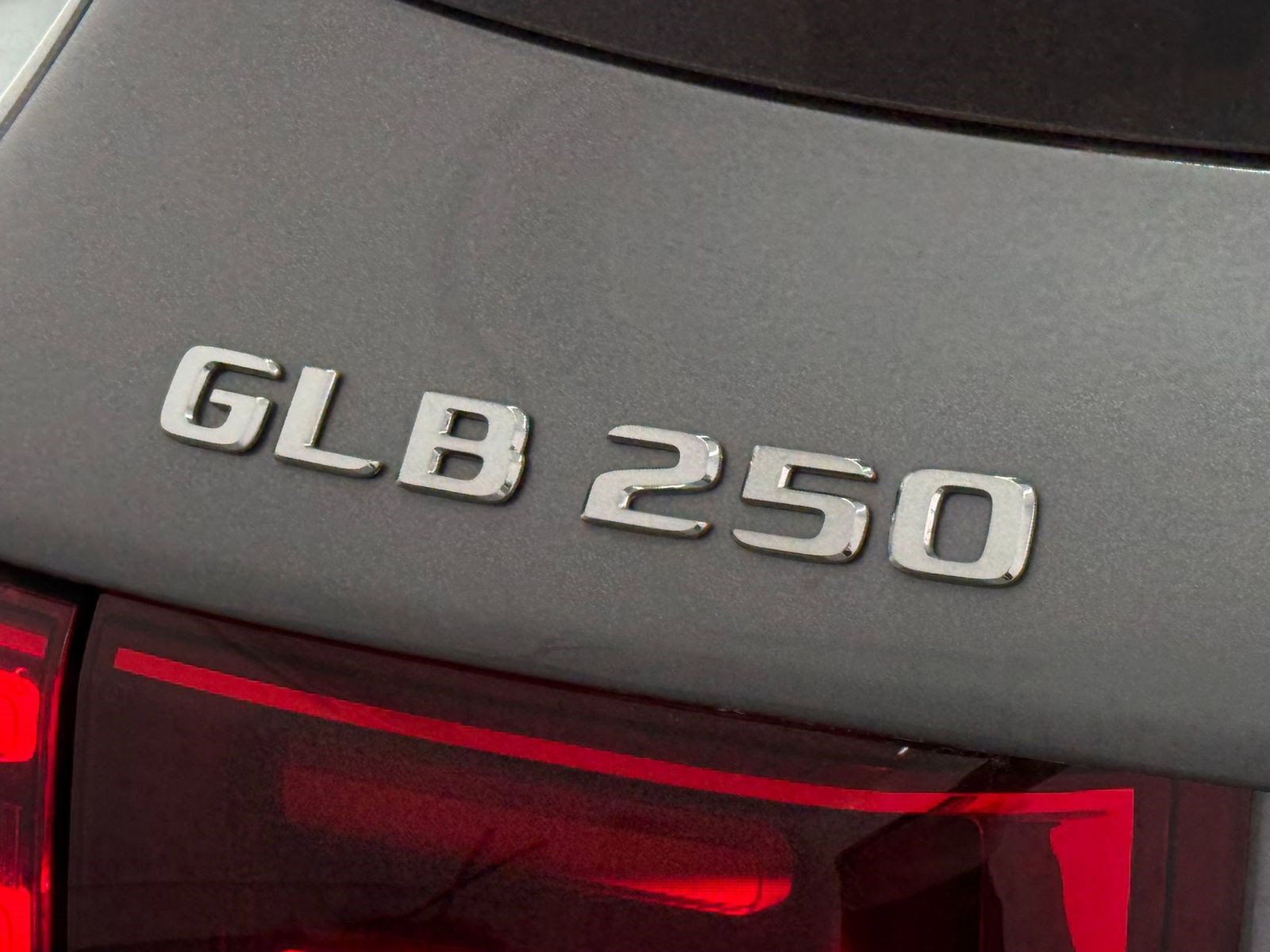 New 2025 Mercedes-Benz GLB 250 4MATIC image 20