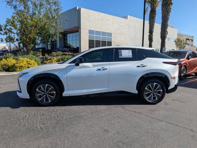 Used 2023 Lexus RZ 450e Premium w/ Technology Package image 9