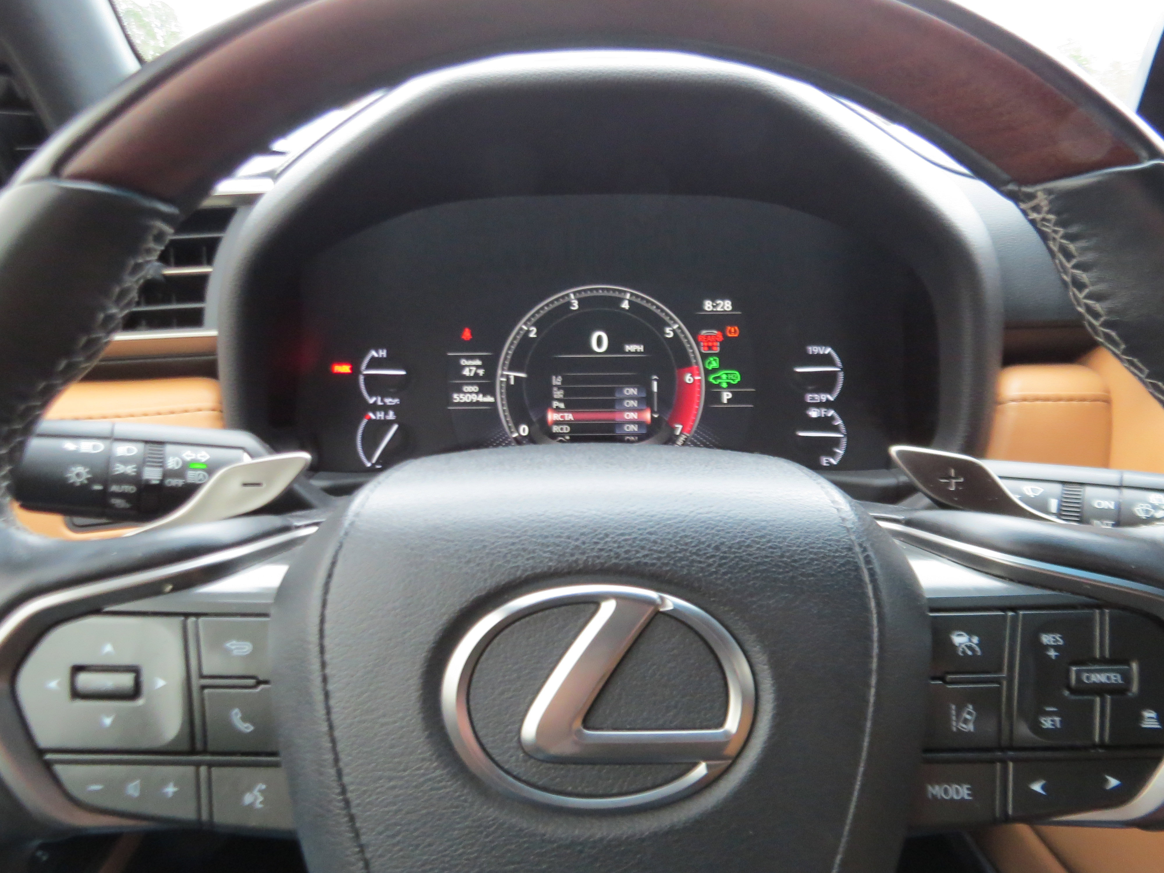 Used 2024 Lexus LX 600 4WD w/ Luxury Package image 23