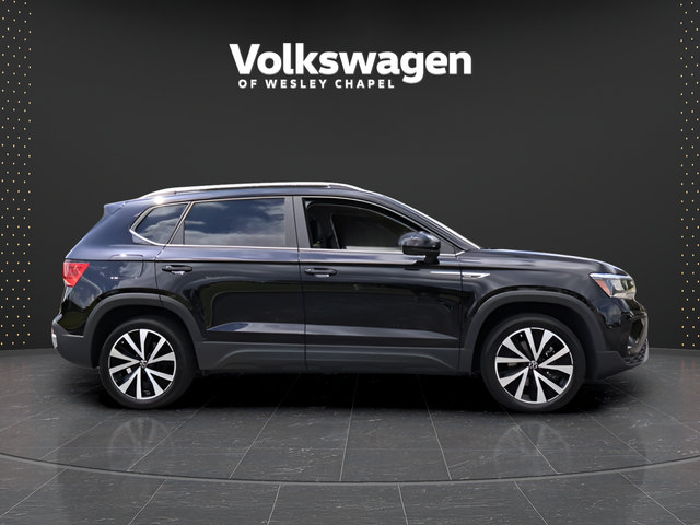 Certified 2022 Volkswagen Taos SE FWD image 9