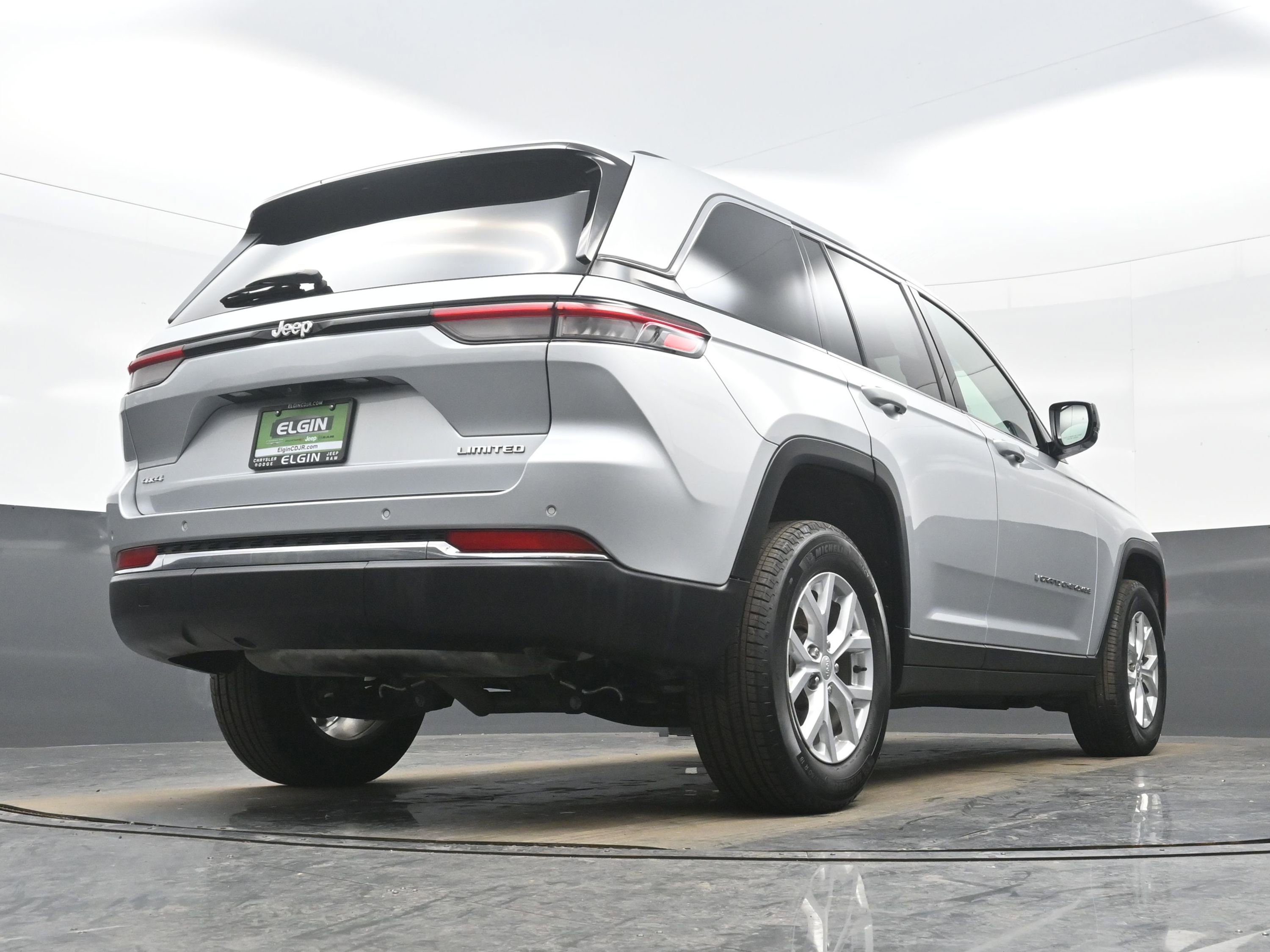 Used 2024 Jeep Grand Cherokee Limited image 29