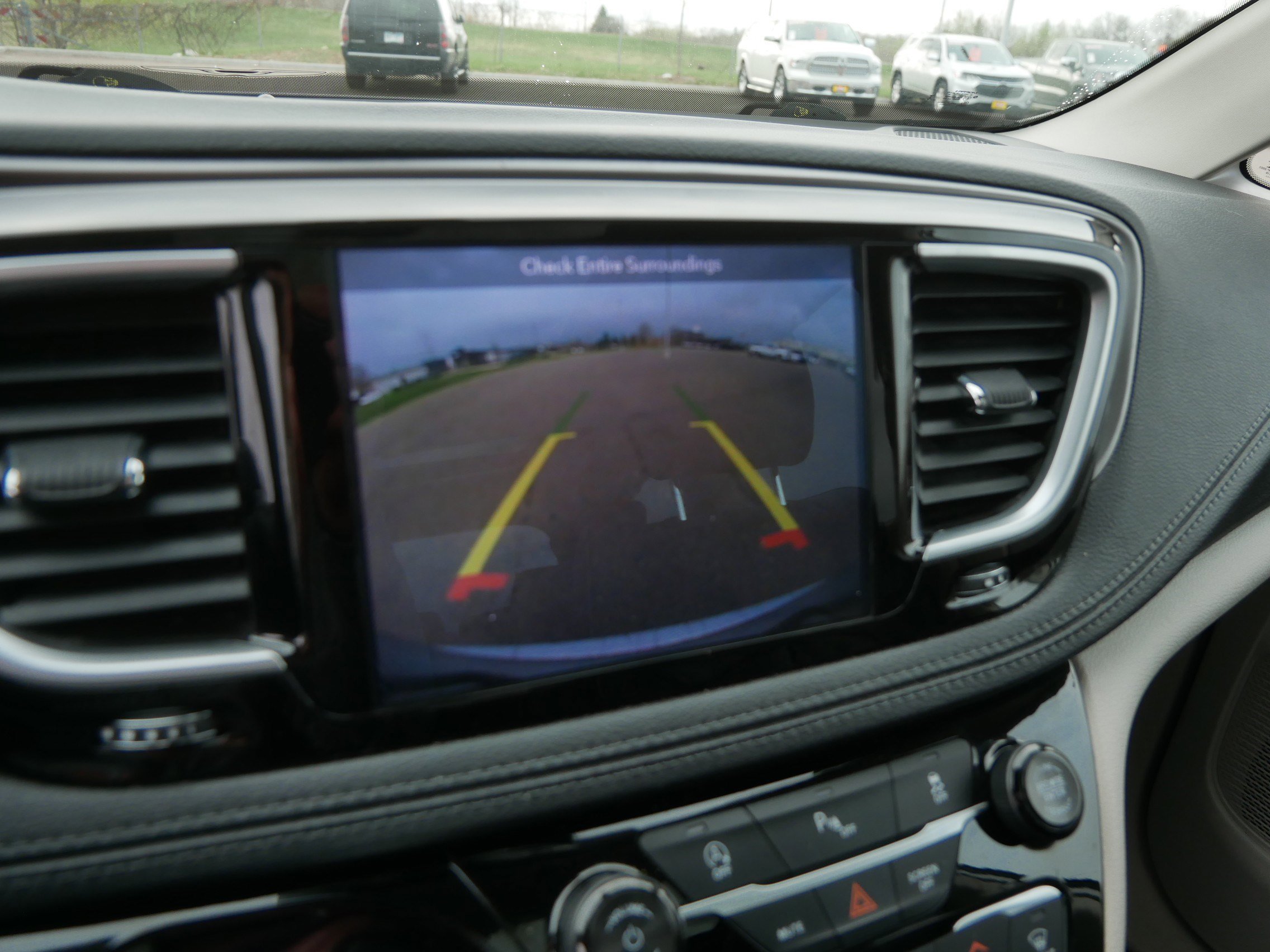 Used 2018 Chrysler Pacifica Limited FWD image 34