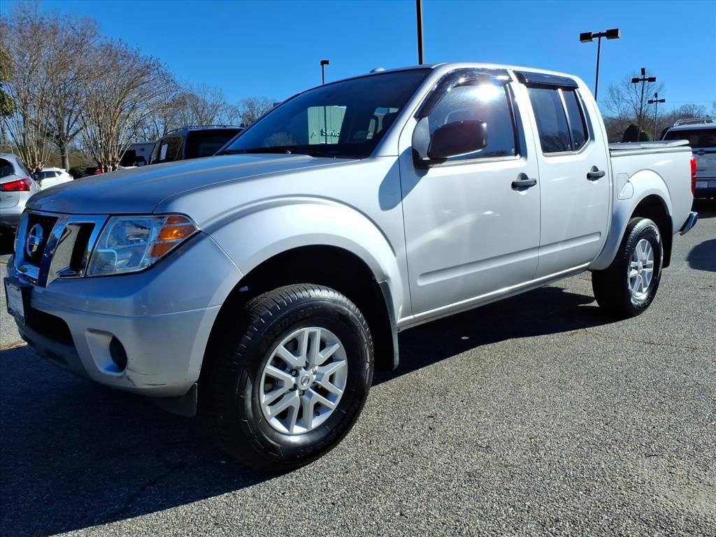Used 2017 Nissan Frontier SV image 3
