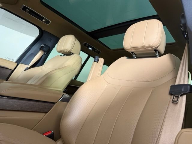 Used 2025 Land Rover Range Rover SE AWD/4WD image 5