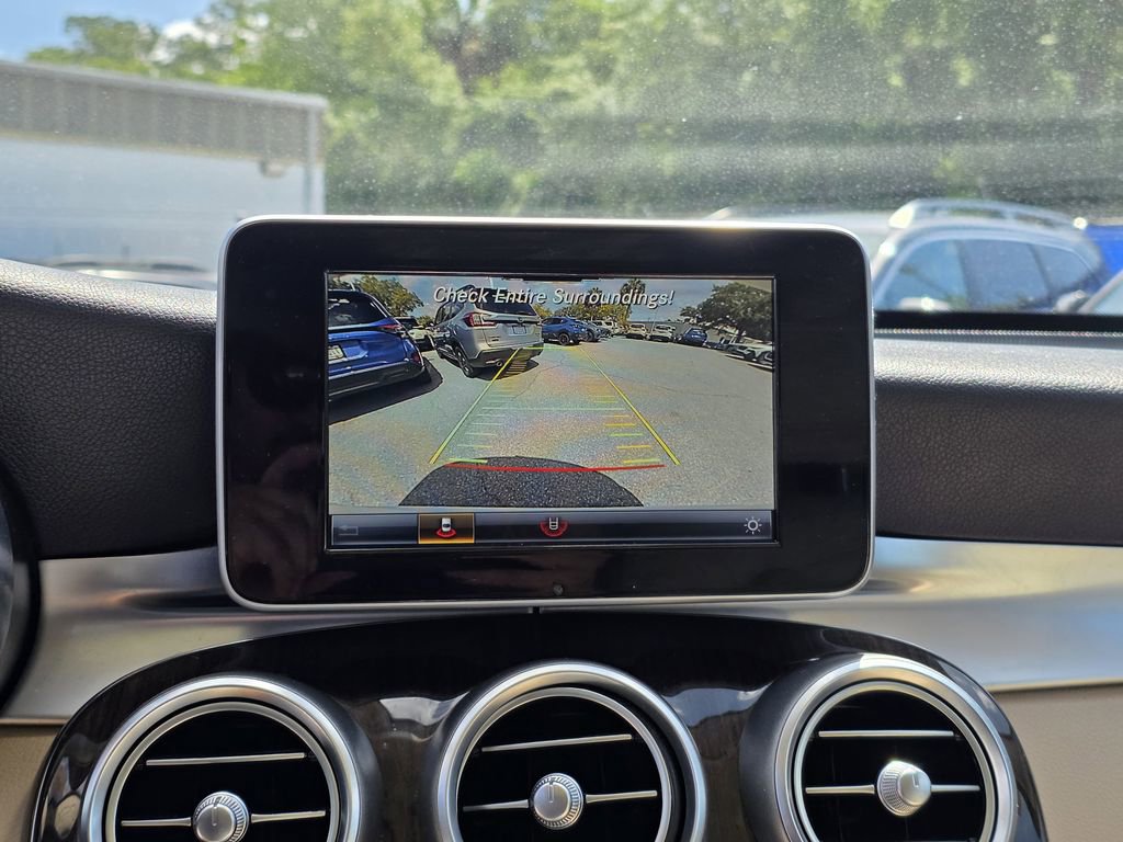 Used 2019 Mercedes-Benz GLC 350e 4MATIC w/ Premium Package image 21