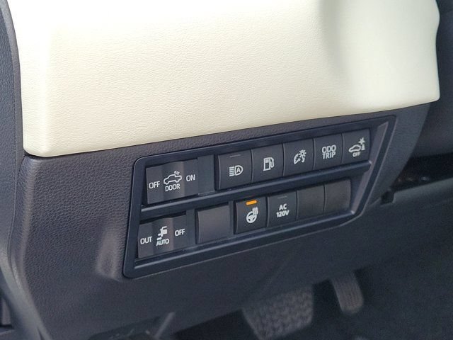 Used 2023 Toyota Tundra Capstone AWD/4WD image 19