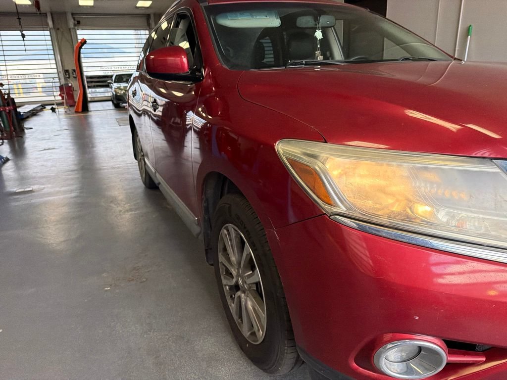 Used 2014 Nissan Pathfinder SL w/ Cargo Package AWD/4WD image 7
