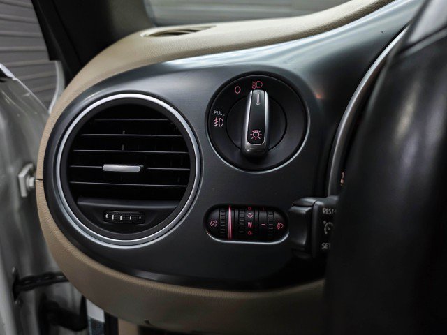 Used 2015 Volkswagen Beetle R-Line FWD image 27