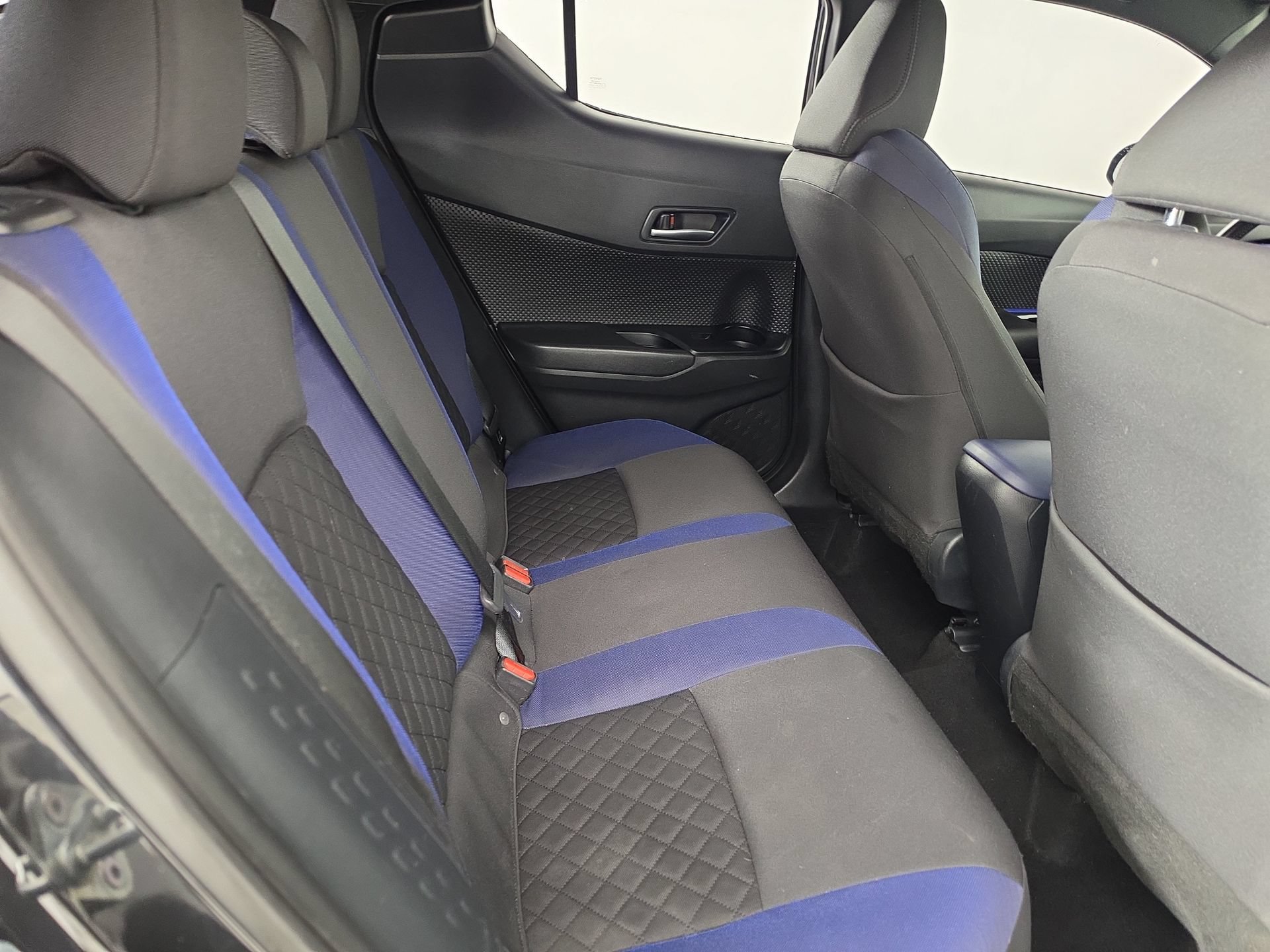 Used 2021 Toyota C-HR XLE FWD image 37