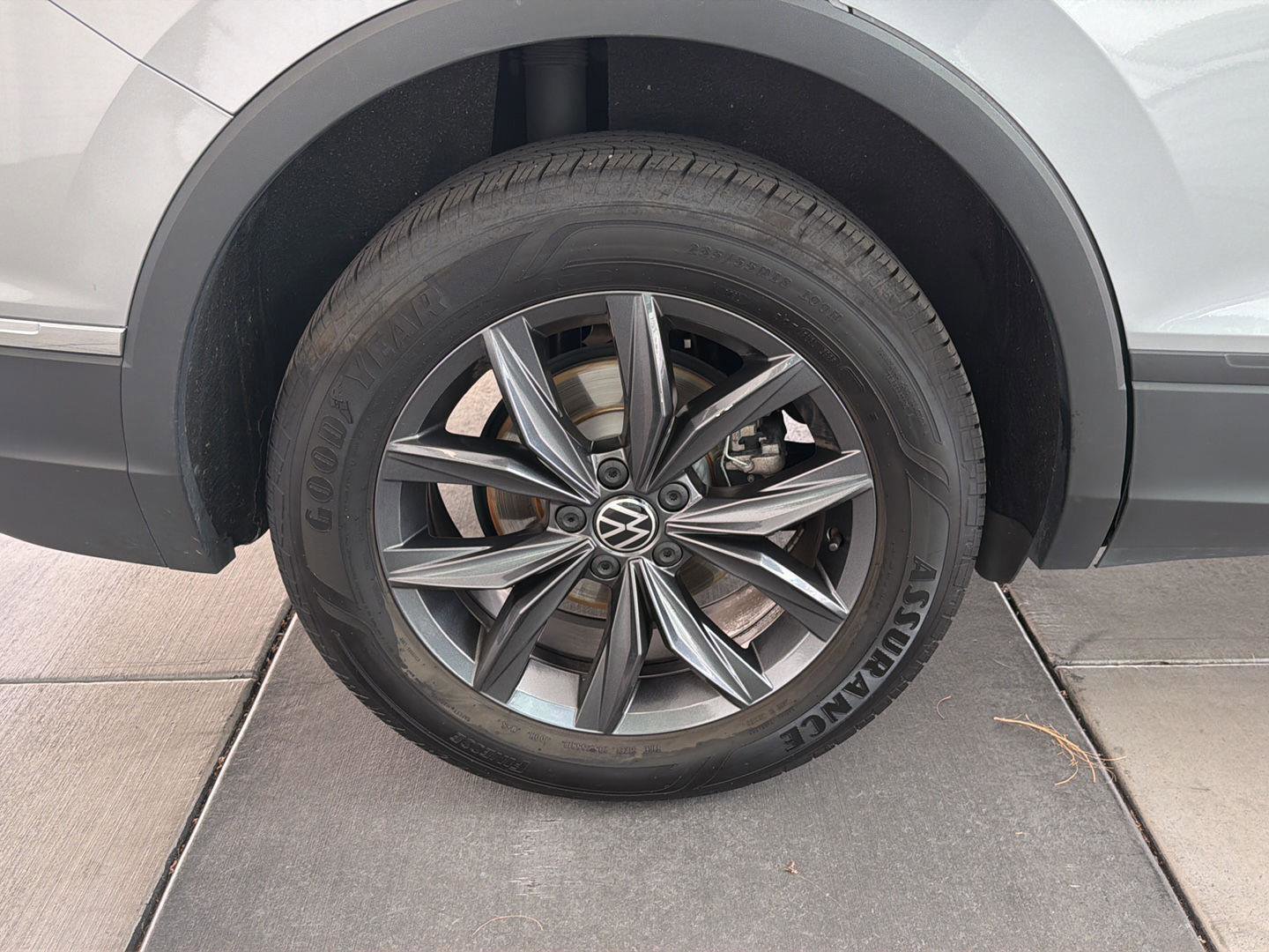 Used 2023 Volkswagen Tiguan SE image 10