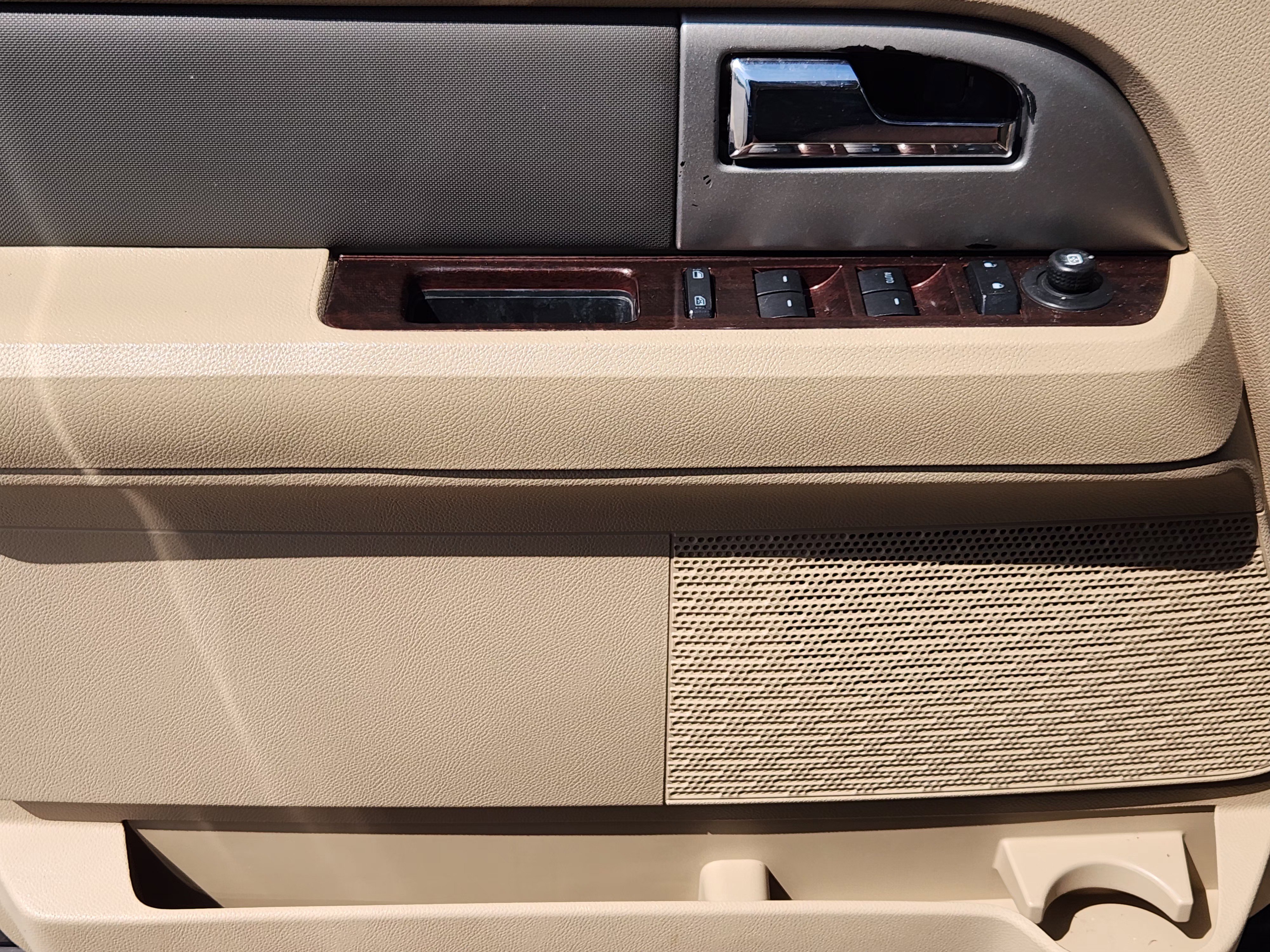 Used 2013 Ford Expedition EL XLT RWD image 23