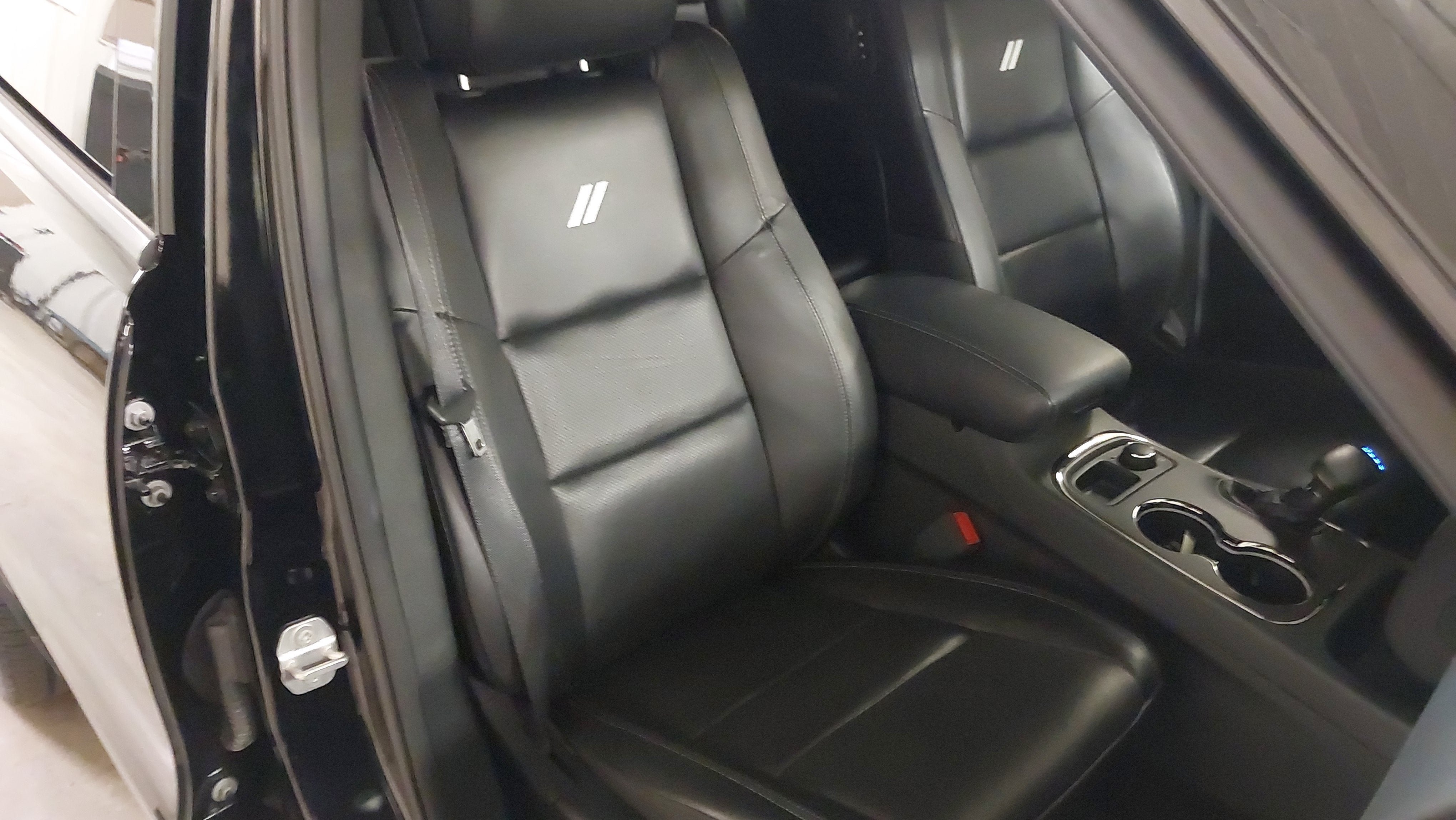 Used 2019 Dodge Durango R/T w/ Technology Group AWD/4WD image 27
