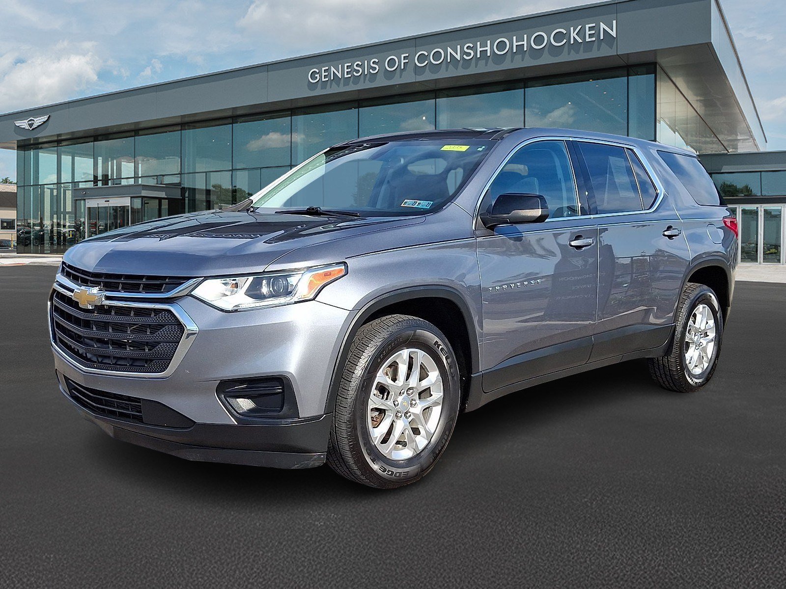 Used 2021 Chevrolet Traverse LS FWD image 1
